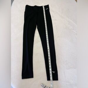 Pink ultimate women’s extra small leggings, black